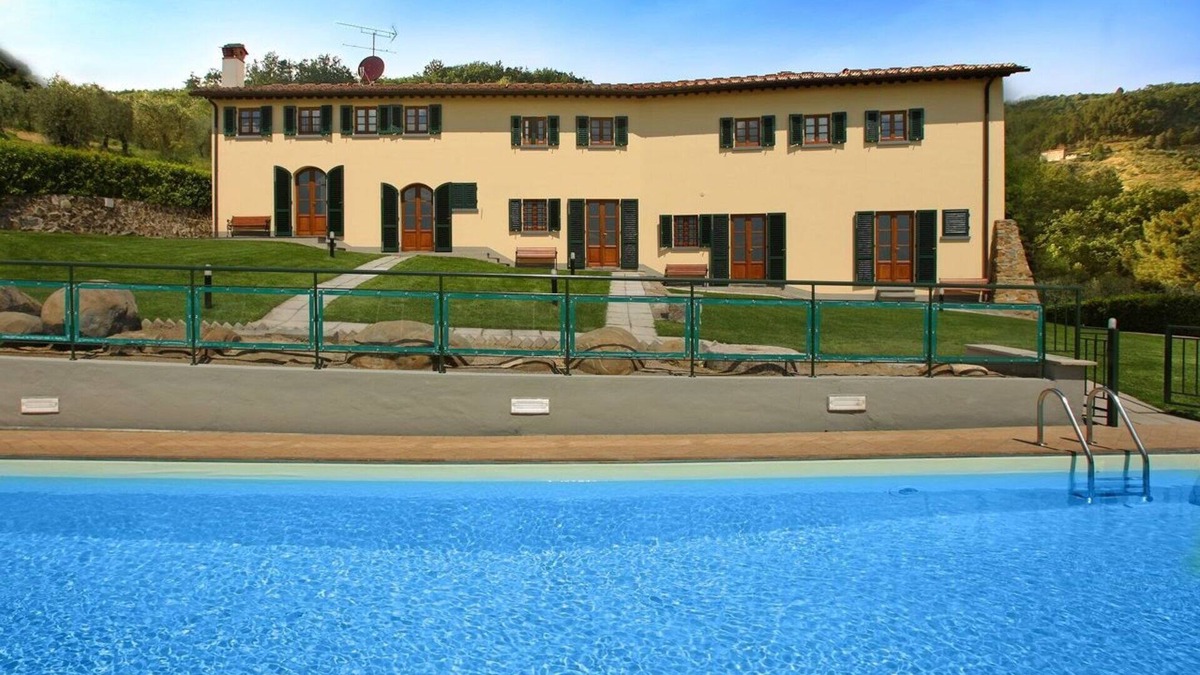 Massa e Cozzile Villa | Wonderful private villa with A/C, WIFI, private pool, TV, patio, pets allowed and panoramic view