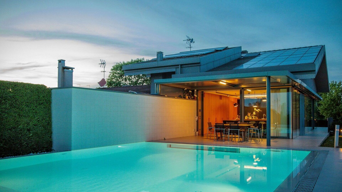 Arzergrande Villa | Wonderful private villa with WIFI, sauna, private pool, hot tub, A/C, TV, patio and pets allowed