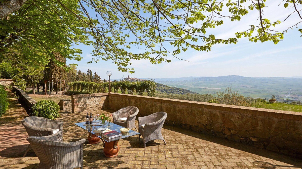 Montecatini Val di Cecina Villa | Wonderful private villa for 20 guests with WIFI, private pool, TV, pets allowed and panoramic view