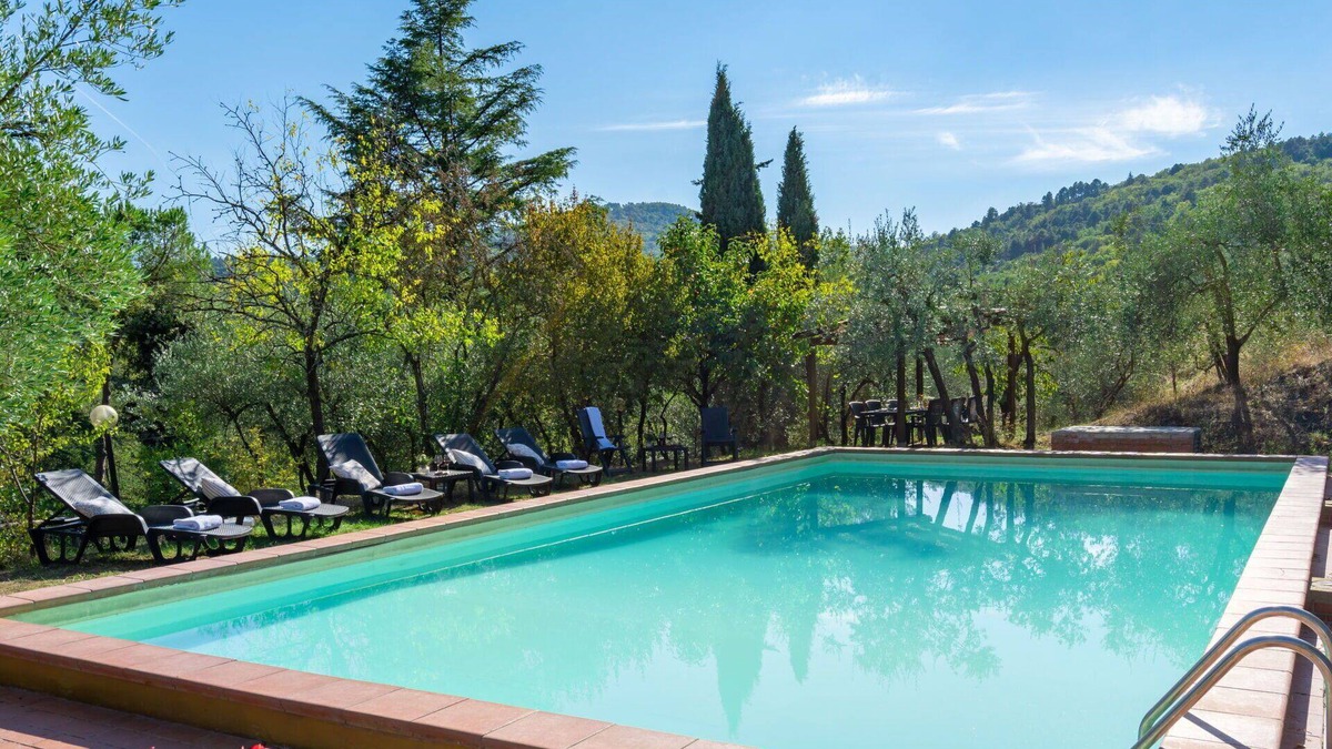 Montevarchi Villa | Wonderful private villa with private pool, WIFI, TV, balcony, pets allowed and panoramic view