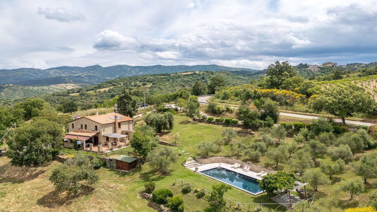 Roccalbegna House | Wonderful private villa for 10 guests with A/C, WIFI, private pool, TV, patio and panoramic view