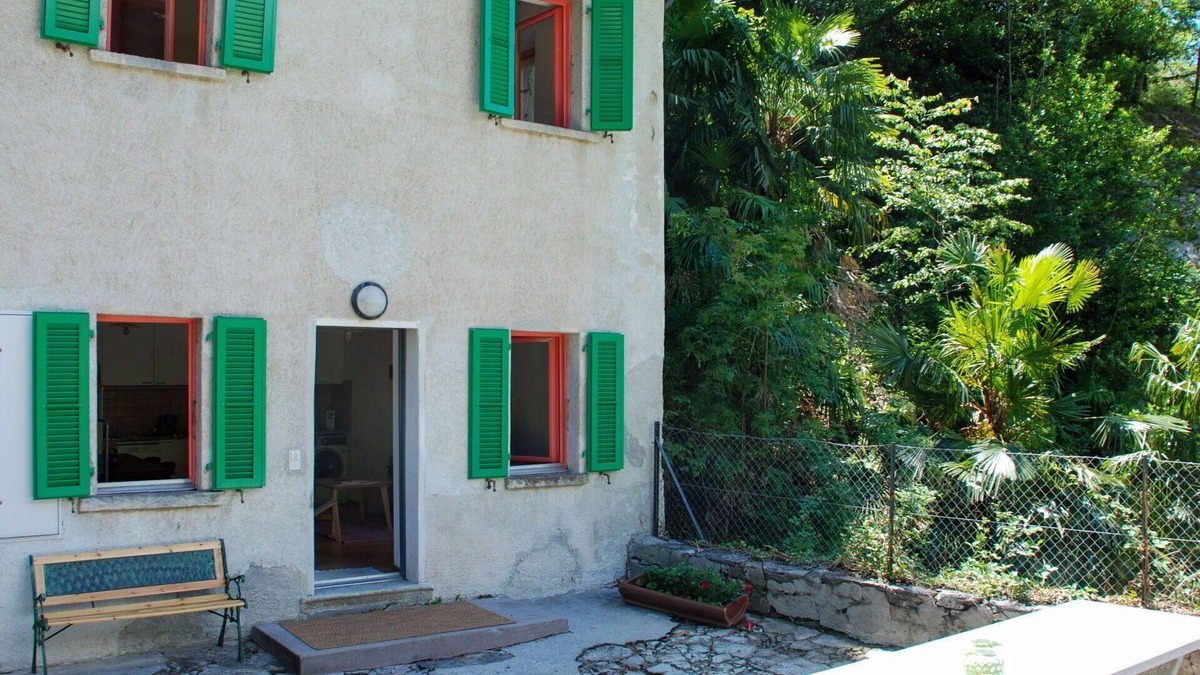 Bellinzona House | Wonderful private villa for 4 people with WIFI, TV, patio, pets allowed and panoramic view