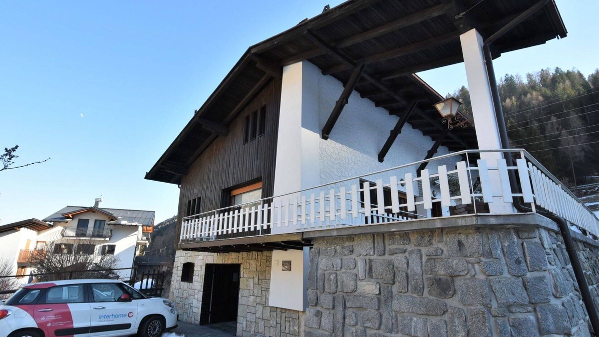 Pellizzano Villa | Wonderful private villa for 8 people with WIFI, TV, terrace and pets allowed