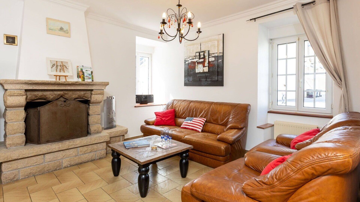 Cherrueix House | Wonderful private villa for 10 guests with WIFI, TV, terrace and pets allowed