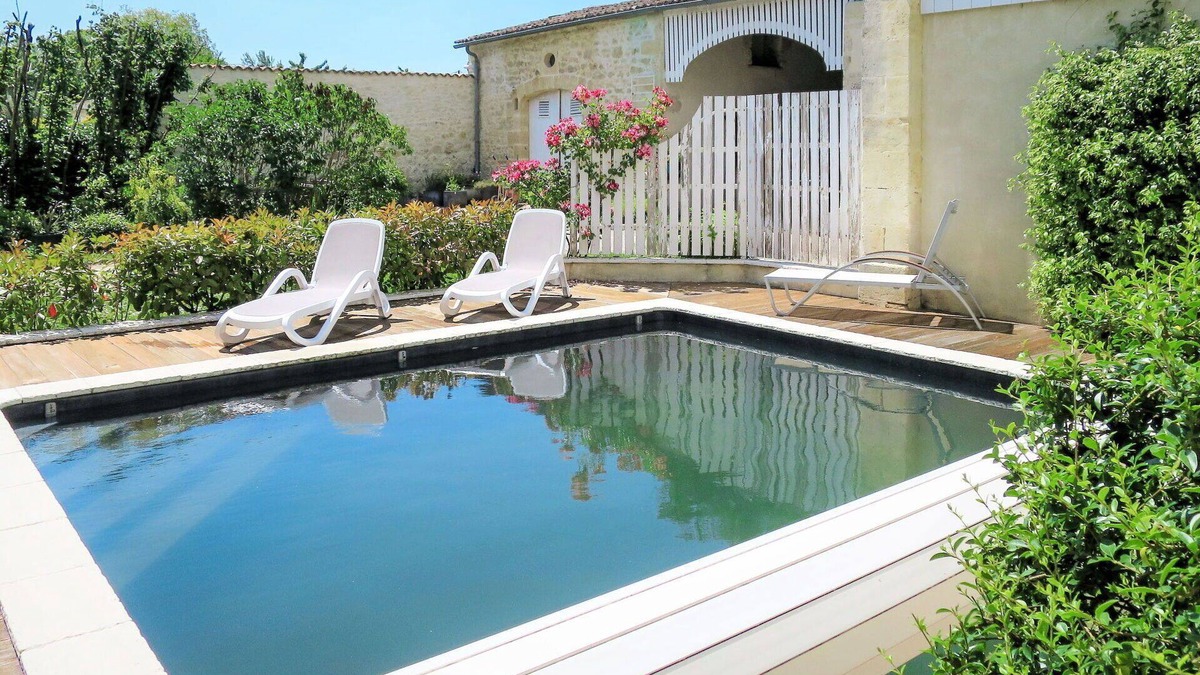 Vertheuil House | Wonderful private villa for 4 people with WIFI, private pool and terrace