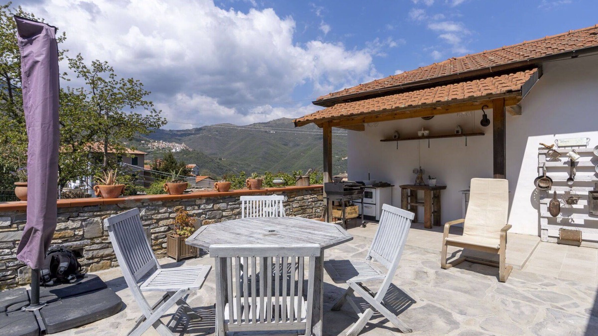 Ville San Sebastiano Villa | Wonderful private villa for 6 guests with WIFI, patio, pets allowed and panoramic view