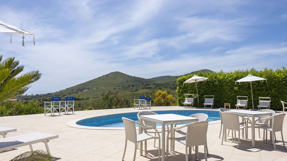 Itri Villa | Wonderful private villa for 11 people with A/C, WIFI, pool, TV, patio and pets allowed