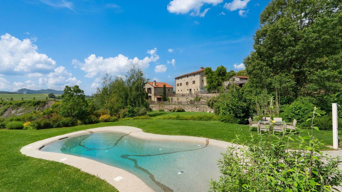 Firenzuola Villa | Wonderful private villa for 18 people with A/C, WIFI, private pool, TV, patio and panoramic view