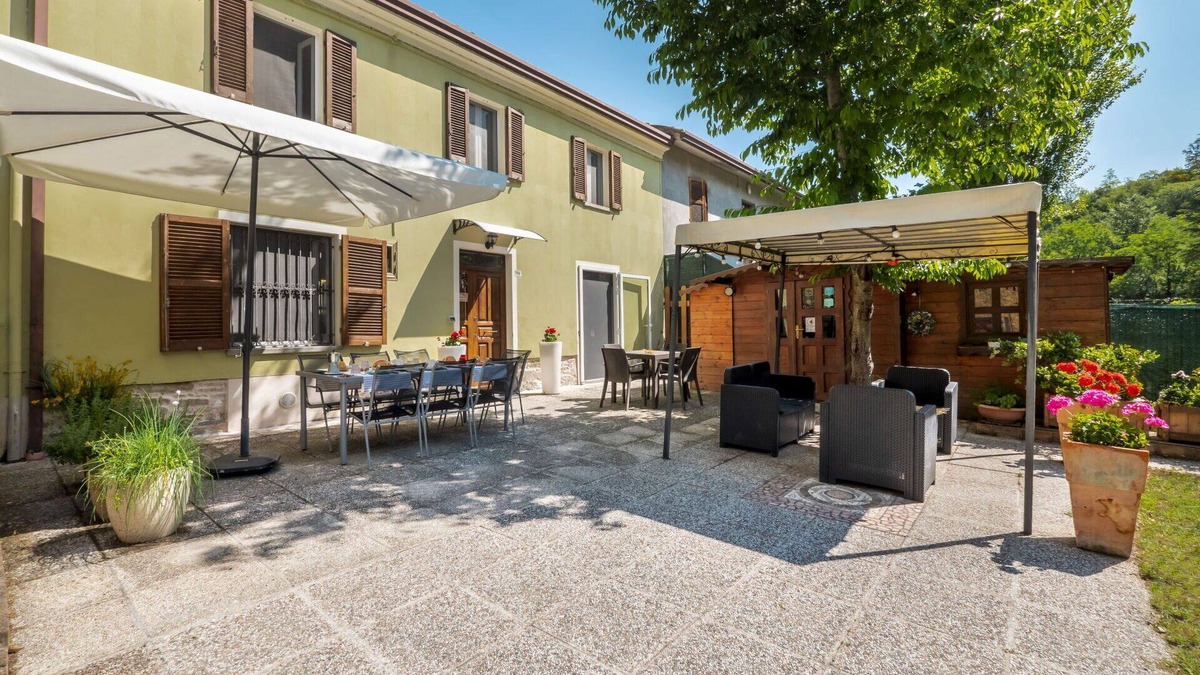 Casinina House | Wonderful private villa with WIFI, private pool, hot tub, TV, pets allowed and panoramic view