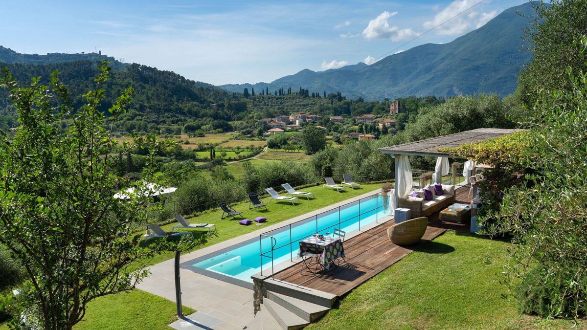 Camaiore Villa | Wonderful private villa with sauna, hot tub, private pool, WIFI, A/C, TV, patio, close to Viareggio
