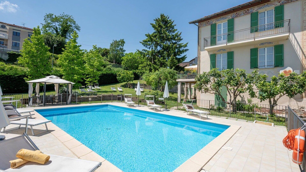 La Morra Villa | Wonderful private villa for 8 people with WIFI, private pool, TV and patio