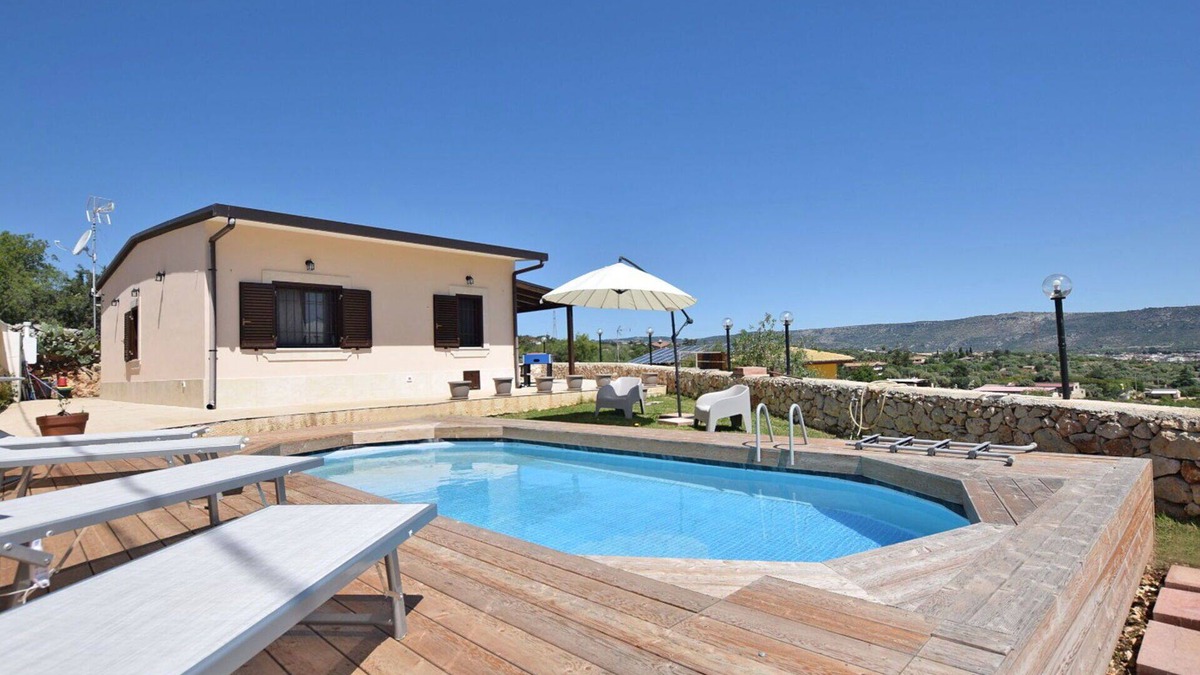 Floridia Villa | Wonderful private villa for 5 people with WIFI, A/C, private pool, TV, terrace and panoramic view