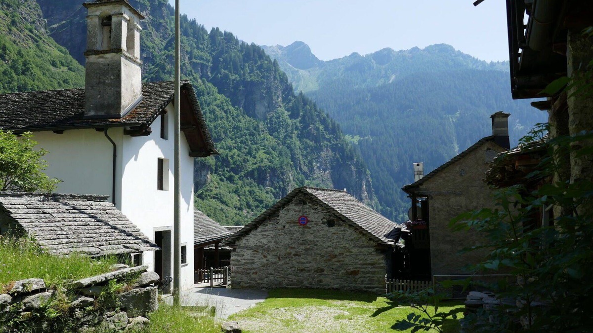 Malvaglia House | Wonderful private villa for 2 guests with TV and balcony