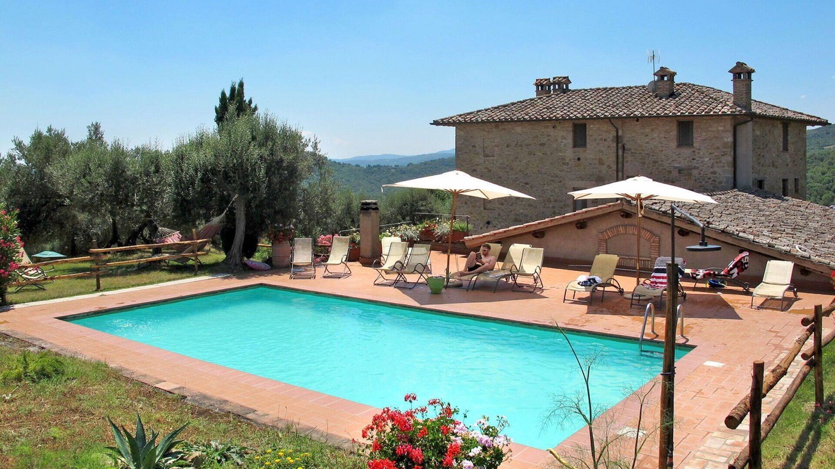 Teverina di Cortona Villa | Wonderful private villa with WIFI, private pool, TV, patio, pets allowed and panoramic view