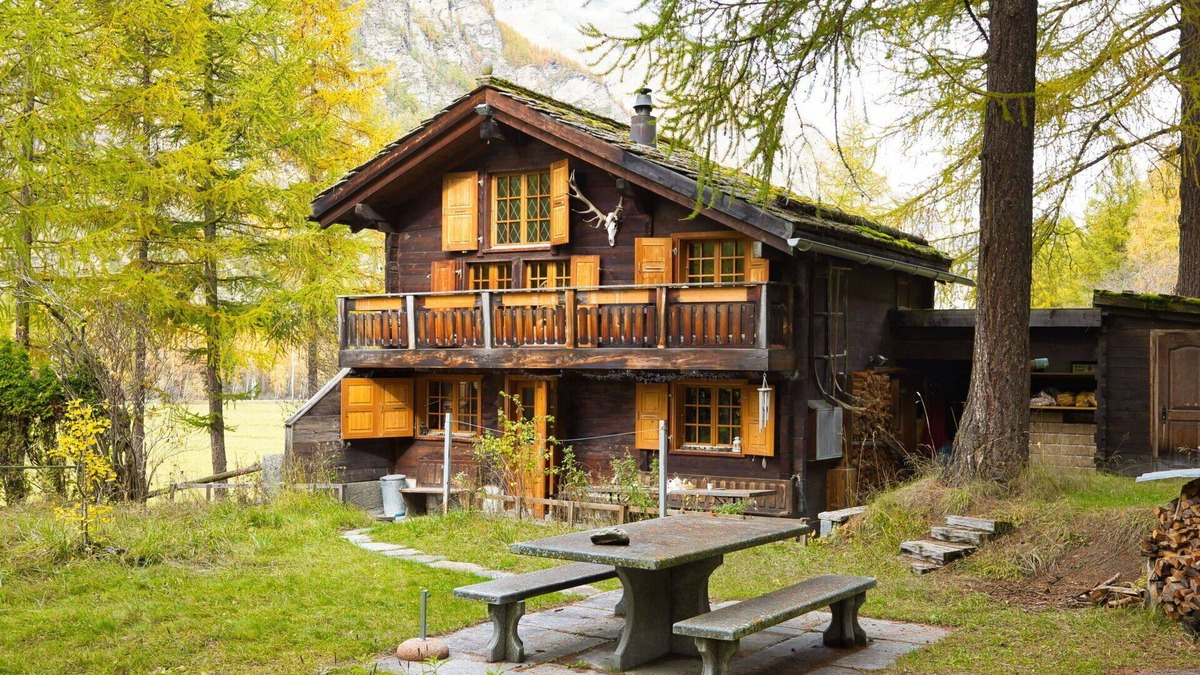 Taesch House | Wonderful private villa for 3 people with WIFI, TV, terrace and panoramic view