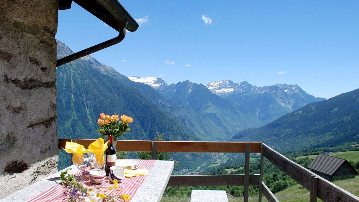 Acquarossa House | Wonderful private villa for 4 people with TV, terrace, pets allowed and panoramic view
