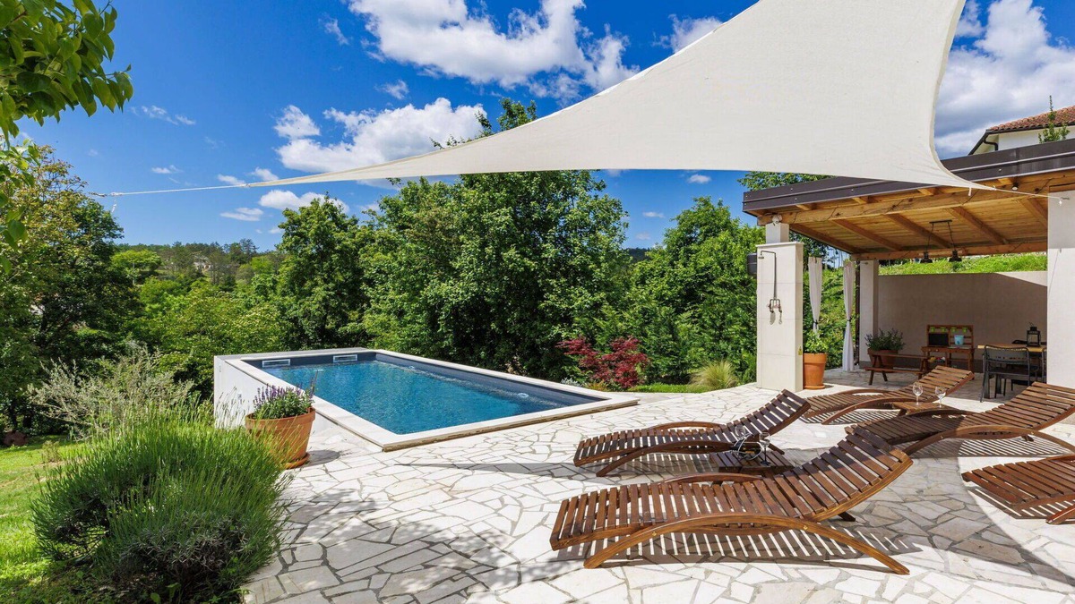 Cerovlje House | Wonderful private villa for 6 people with A/C, private pool, WIFI, TV and terrace