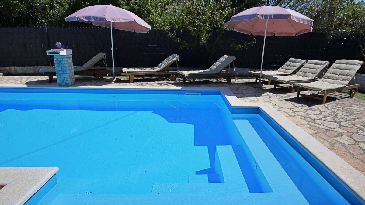 Labin House | Wonderful private villa for 7 people with private pool, A/C, WIFI, TV, terrace and pets allowed