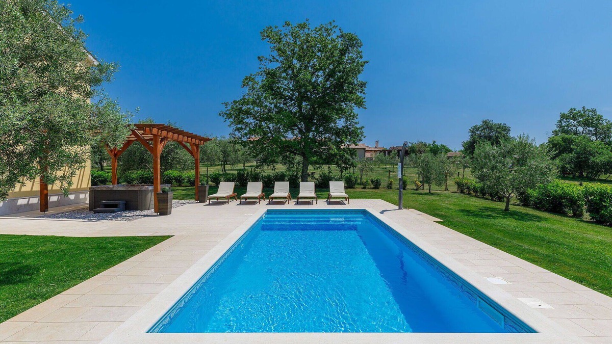 Vosteni Villa | Wonderful private villa for 8 people with A/C, private pool, hot tub, WIFI, TV and patio