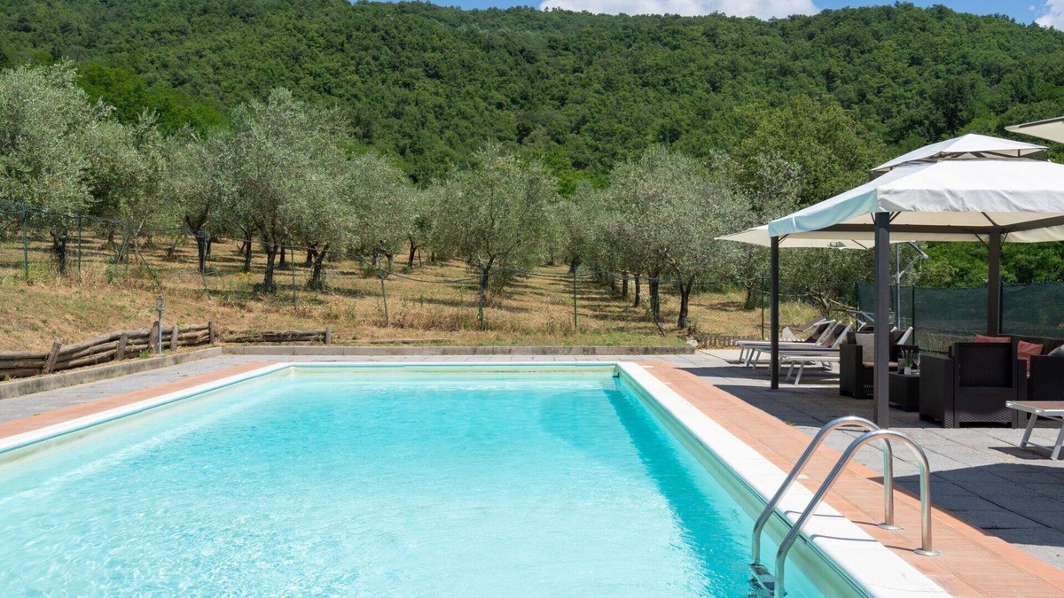 Londa Villa | Wonderful private villa for 10 guests with WIFI, private pool, TV, patio and pets allowed