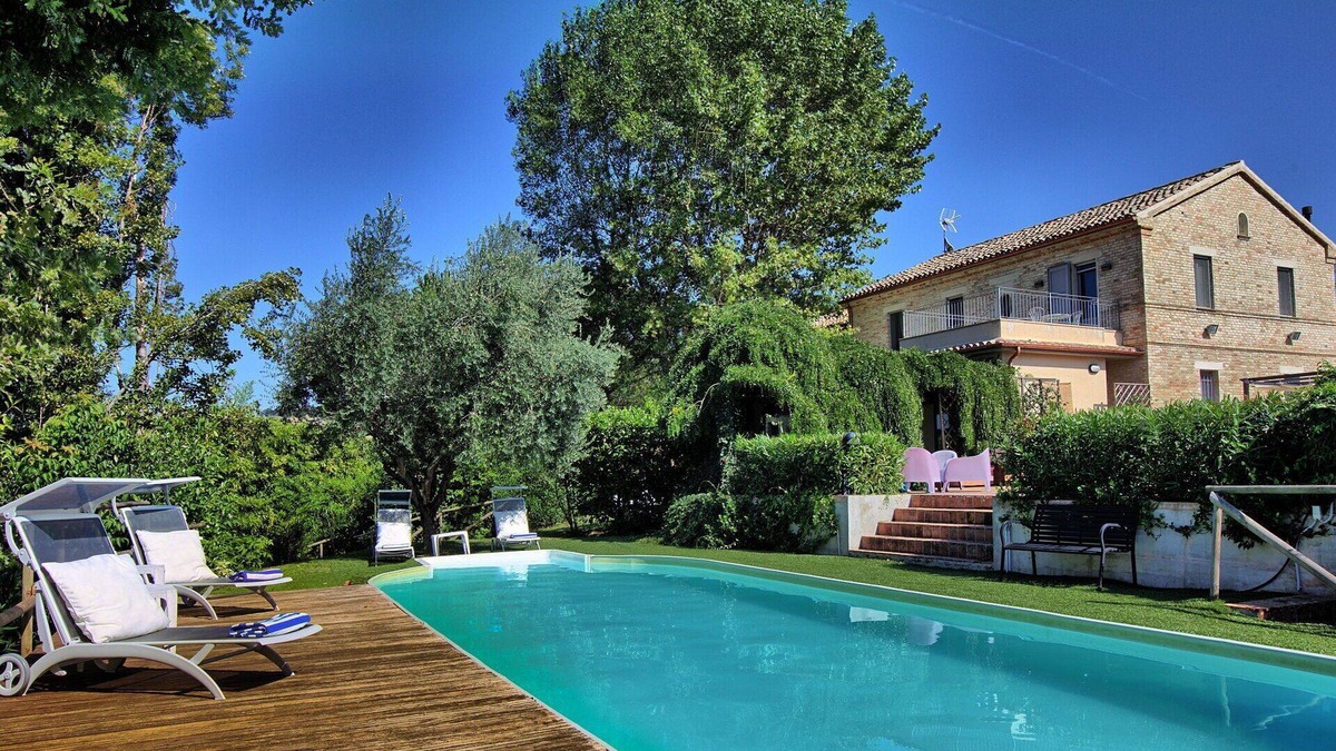 Ostra Villa | Wonderful private villa for 12 guests with WIFI, private pool, A/C, TV, patio and panoramic view