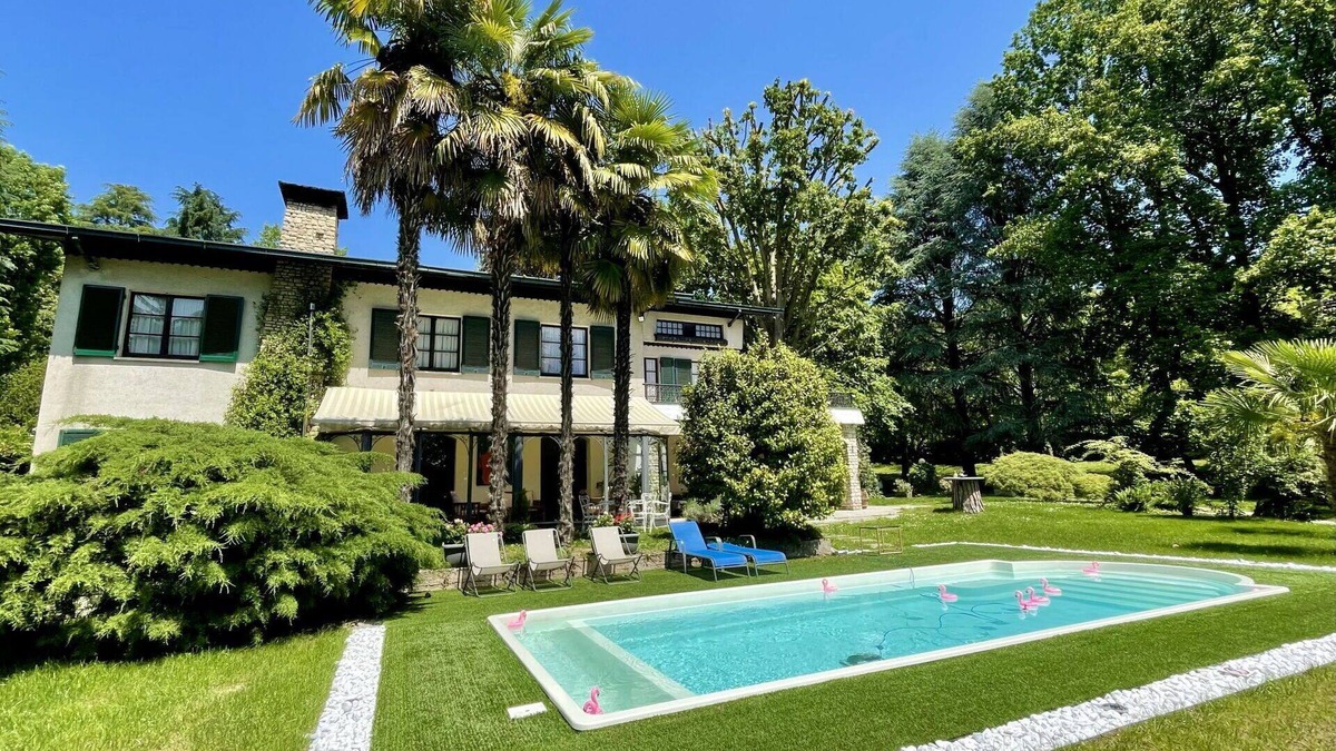 Sirtori Villa | Wonderful private villa for 14 guests with WIFI, hot tub, private pool, TV, patio and pets allowed