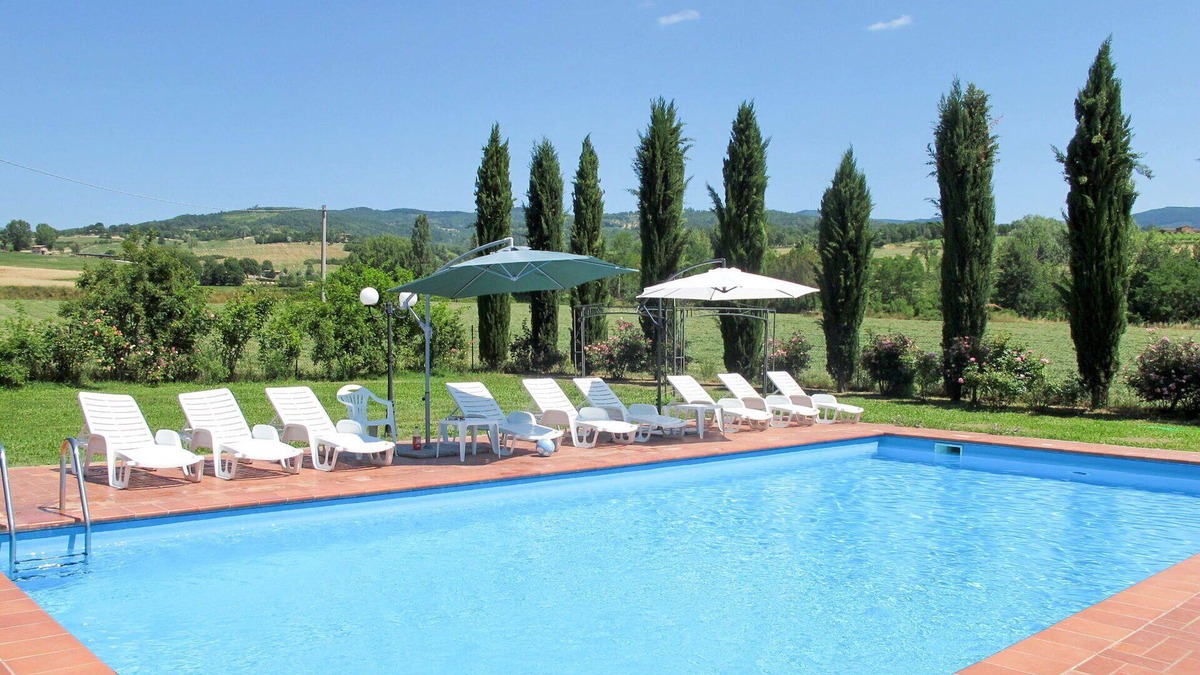 Porrena Villa | Wonderful private villa with private pool, WIFI, TV, patio, pets allowed and panoramic view