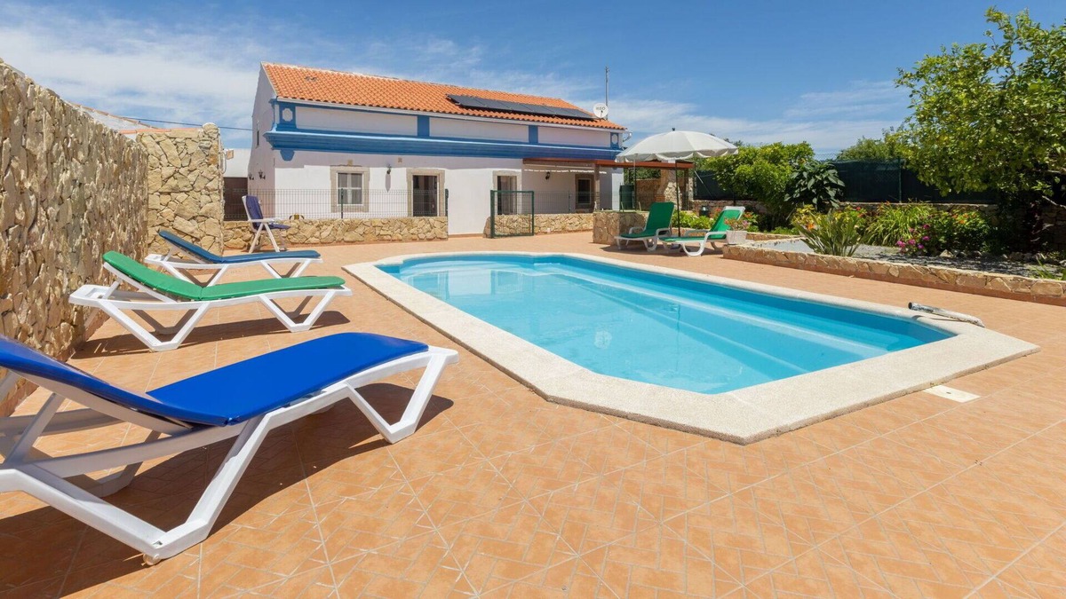 Murta House | Wonderful private villa for 6 guests with WIFI, private pool, A/C, TV, terrace and parking