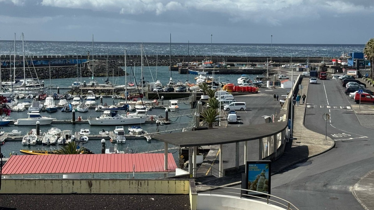 Vila Franca do Campo Apartment | Wonderful and spacious Top Floor Duplex in the Marina of Vila Franca do Campo