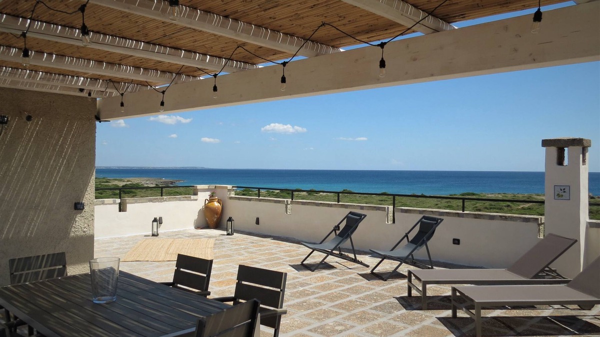 Torre Lapillo Villa | Wonderful sea view apartments in ancient tower