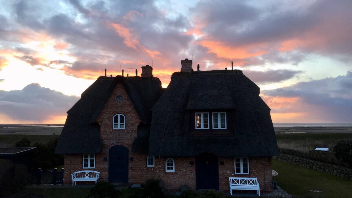 Rantum House | Wonderful view of the river in the house under Reet