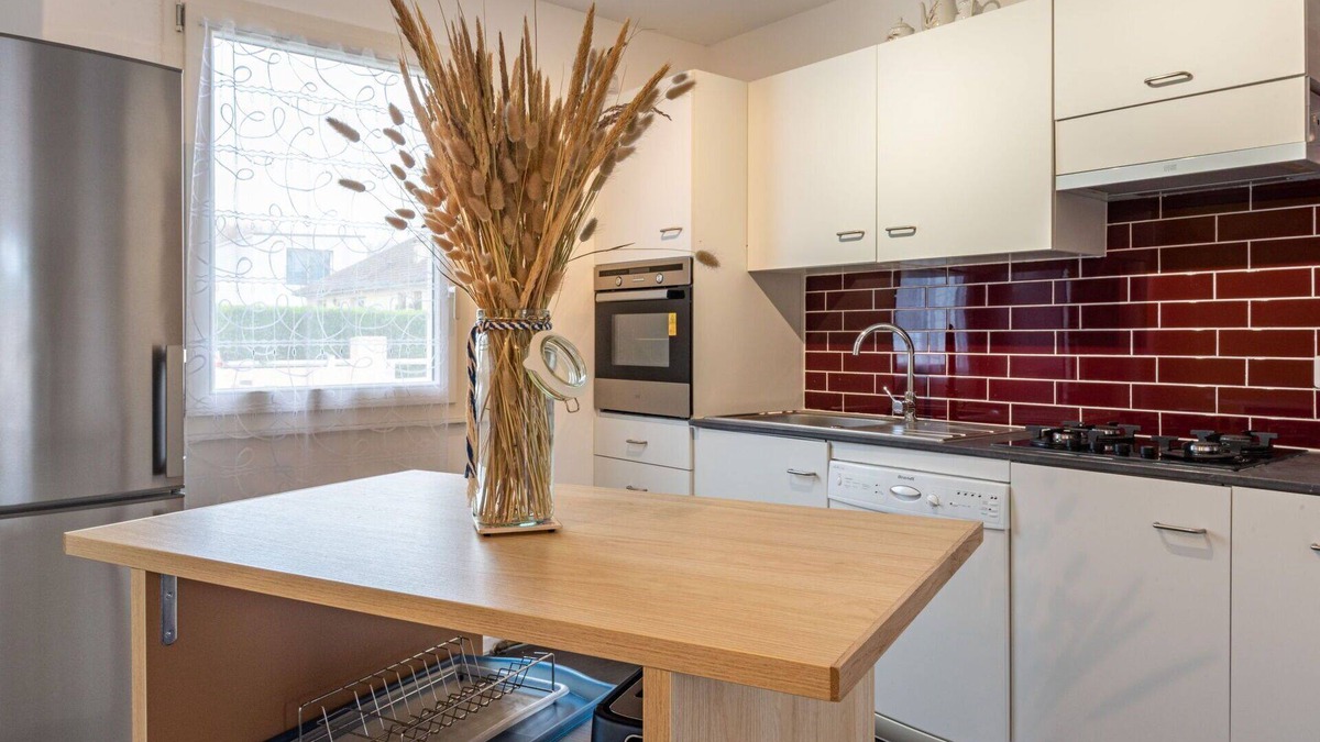 Denneville House | Wonderful villa for 4 guests with WIFI, TV, terrace and pets allowed
