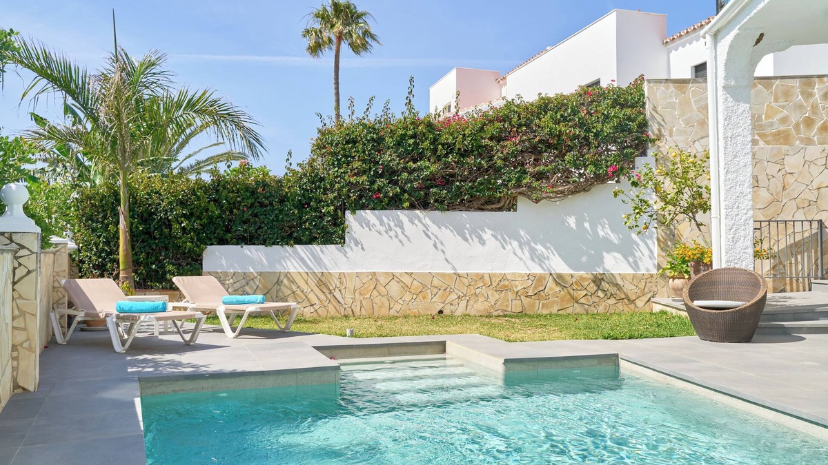 Chimenea Villa | Wonderful 'Villa Burriana Beach' with Sea View, Pool, Balcony, Terrace & Garden