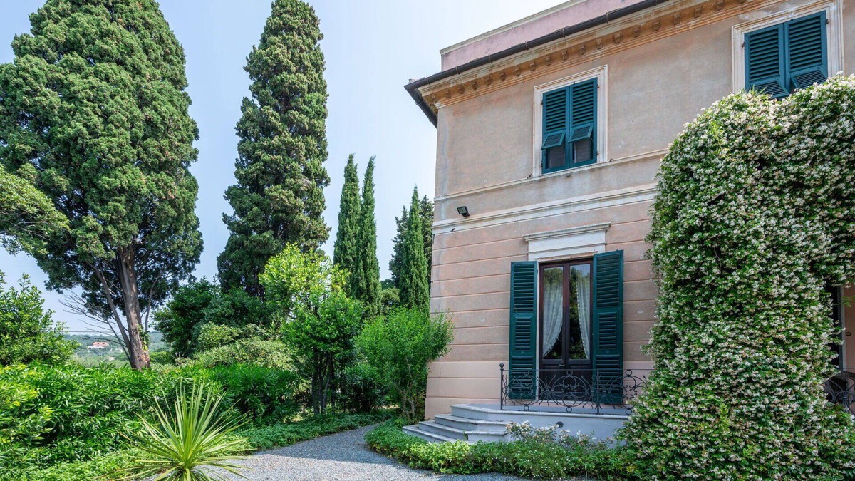 Albisola Superiore Villa | Wonderful villa for 4 people with WIFI, TV and pets allowed