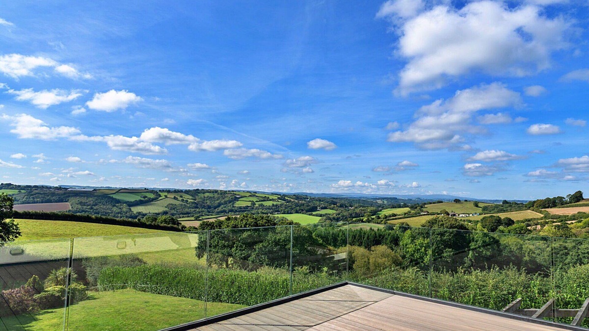 Newton Saint Cyres House | Wonderful villa for 10 guests with WIFI, terrace and pets allowed