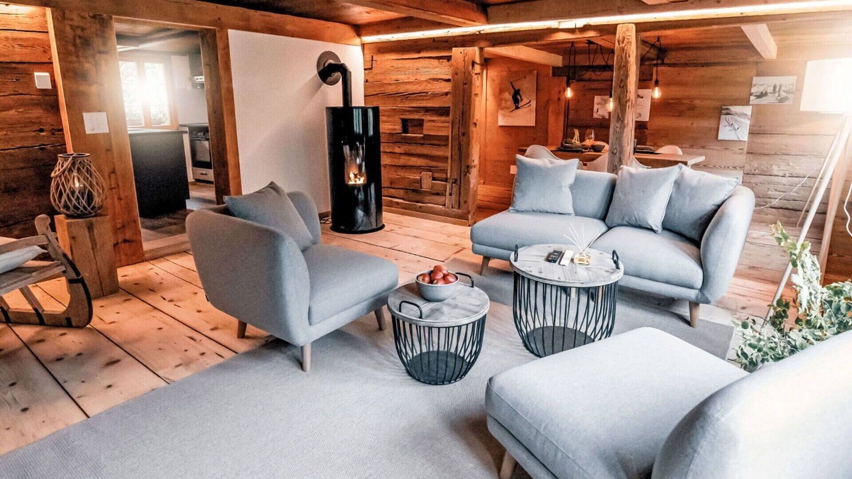 Innertkirchen Villa | Wonderful villa for 2 guests with WIFI, TV, patio and panoramic view
