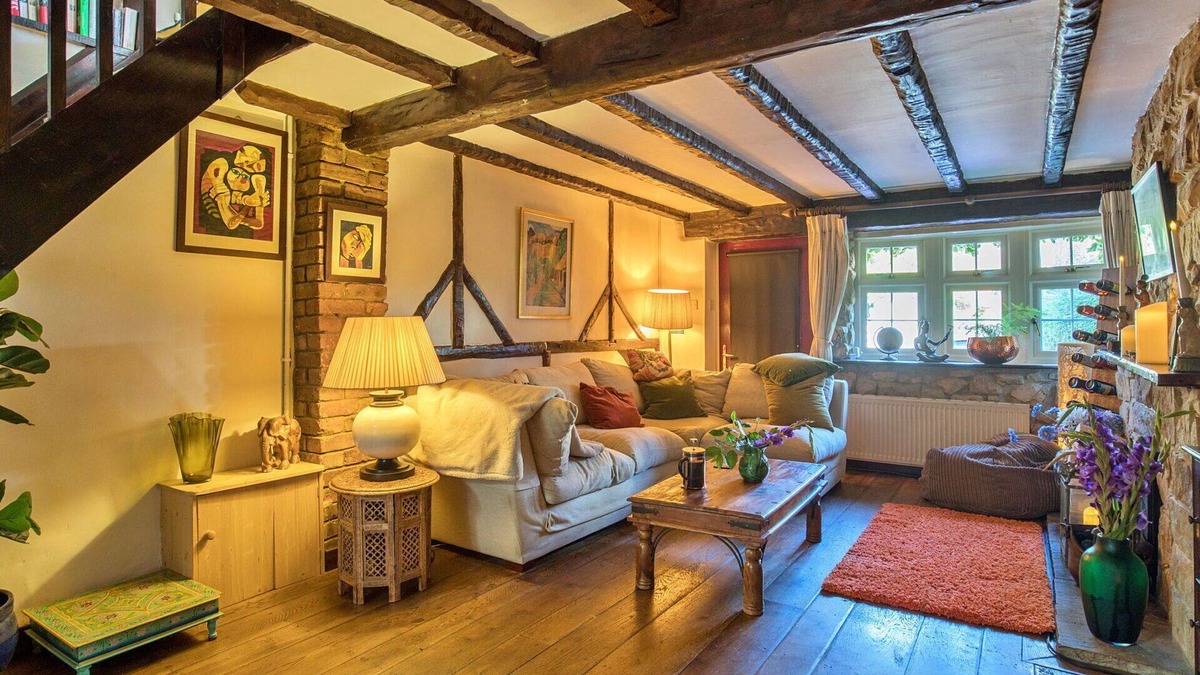 Dormansland House | Wonderful villa for 4 guests with WIFI and pets allowed