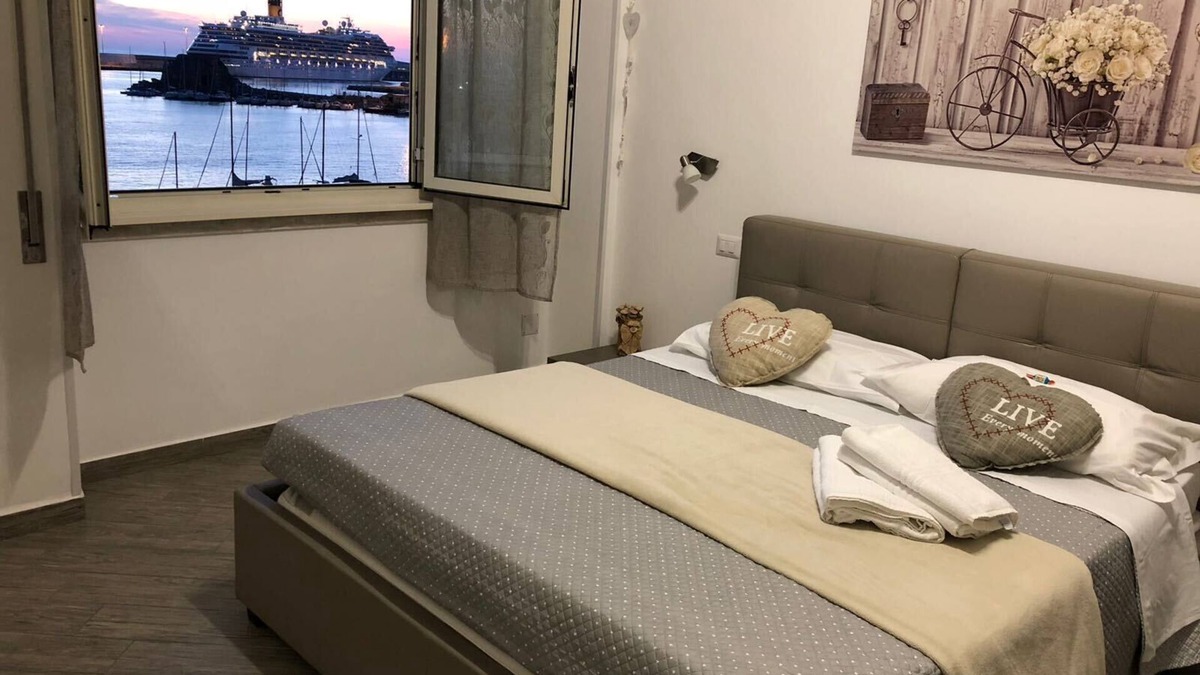 Civitavecchia Apartment | Wonderful waterfront apartment on the Port of Civitavecchia - Centro