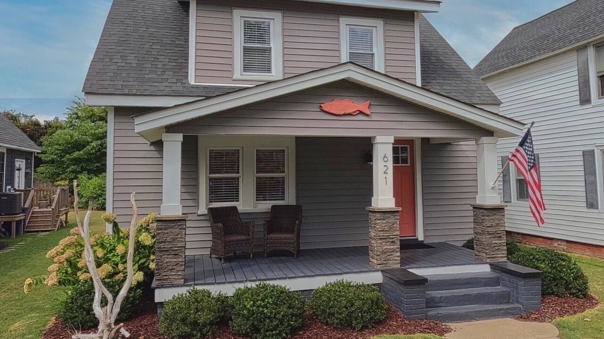 Cape Charles House | Wonderfully Updated and Renovated in the Historic District. 2-3 Night Min Stay