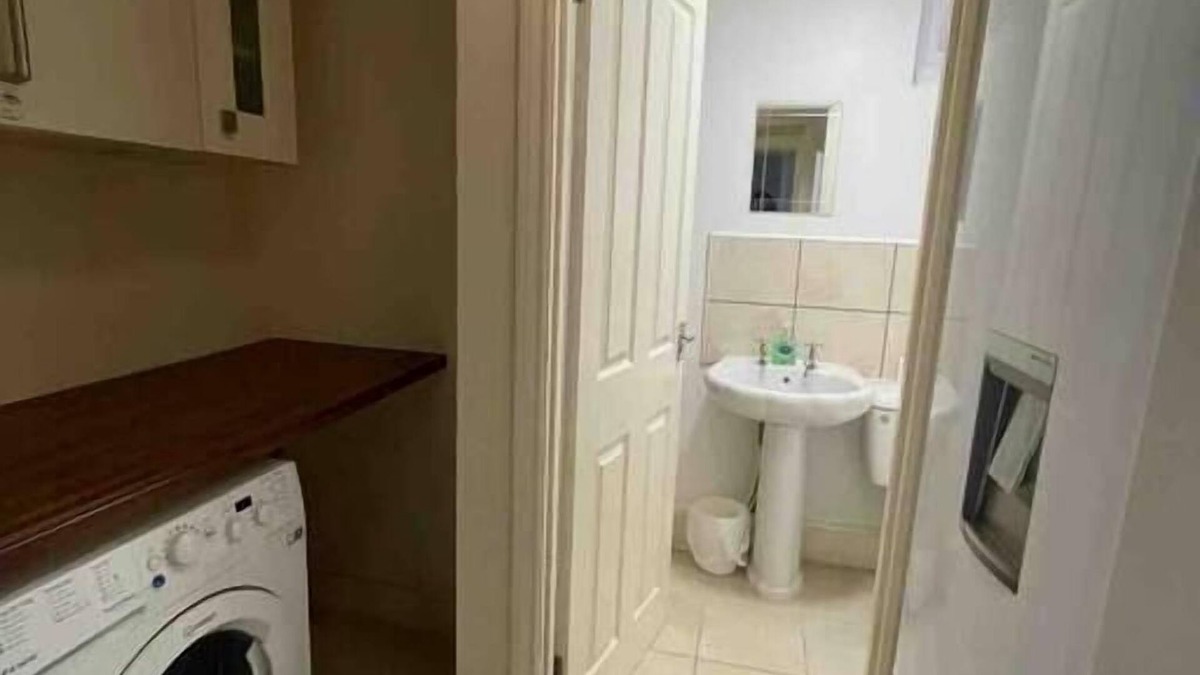 Kettering Apartment | Wood Street Corporate House