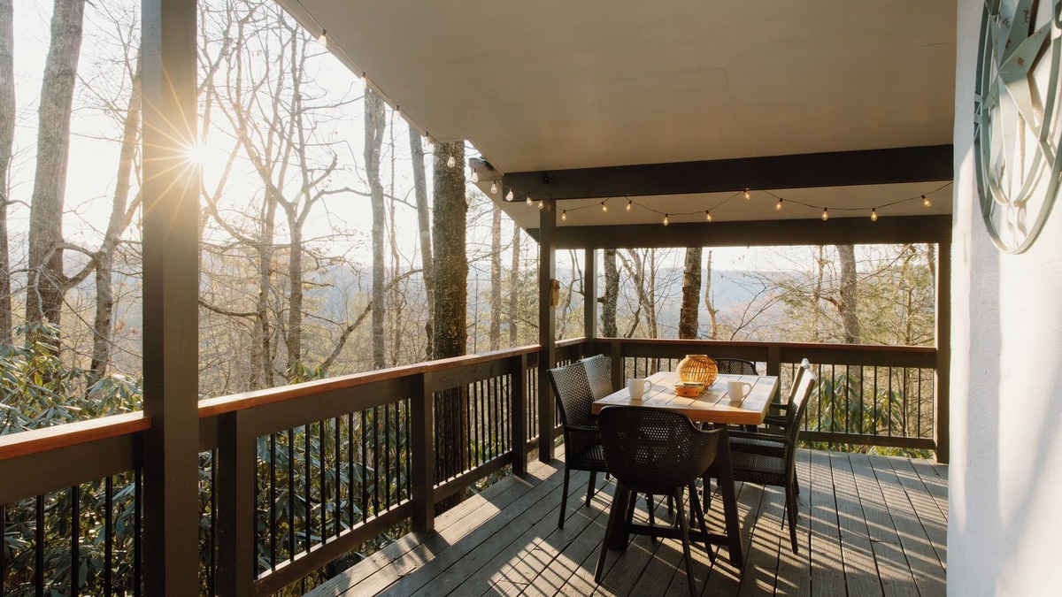 Newland House | Wooded Wanderlust Cabin | Chic & Cozy Retreat | Pets OK