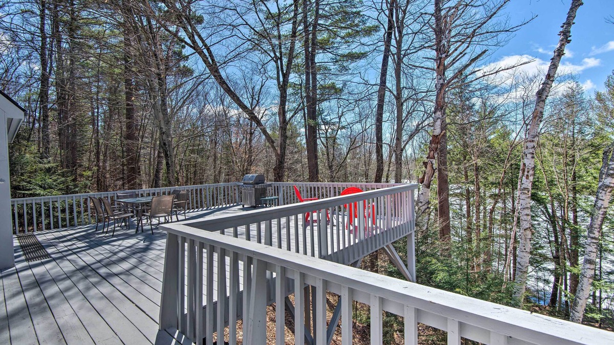 Grantham House | Wooded Waterfront Grantham Home < 10 Mi to Ski!