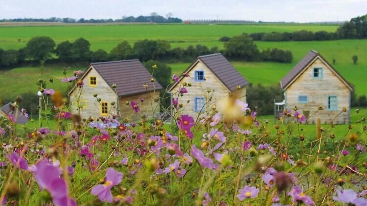 Grand-Laviers Cottage | Wooden Chalet in Abbeville near Somme Bay