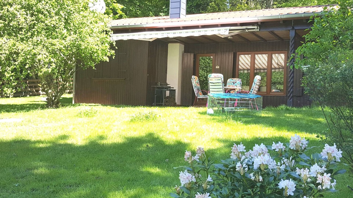 Weiskirchen House | Wooden house in the countryside - far away from the hustle and bustle of everyday life lies our vacation home-Am-Wäldchen