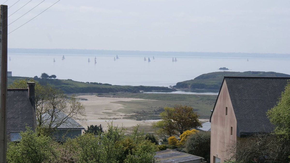 Crozon House | Wooden house on vacation, sea view for rent in Crozon