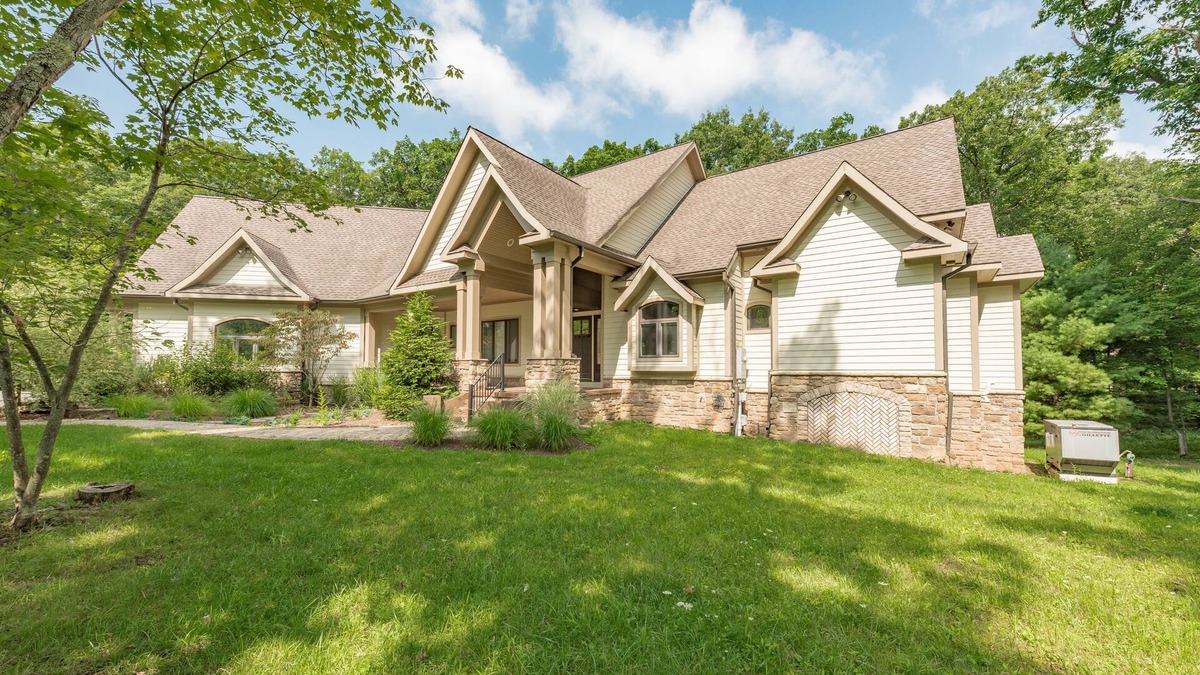 North Glade Hills House | Woodland Chalet: Lake Access, Private Indoor Pool, 2 Hot Tubs!