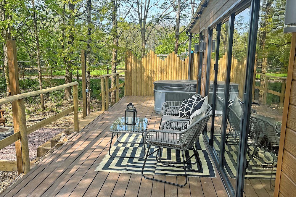 Dilton Marsh Ski Chalet | Woodland Container Lodges Slp 4