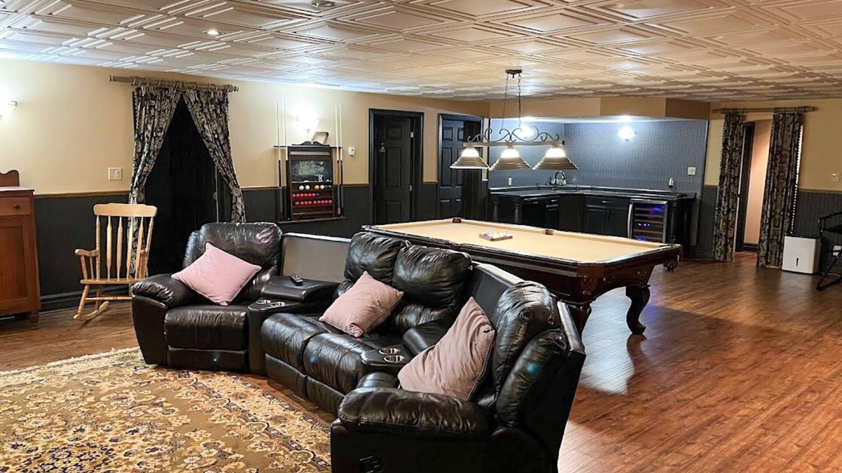 Central Huron Cottage | Woodland Retreat *King Bed* Private Lake Access