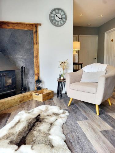Whitney-on-Wye House | Woodland View Retreat - Luxury Stay, Endless Fun