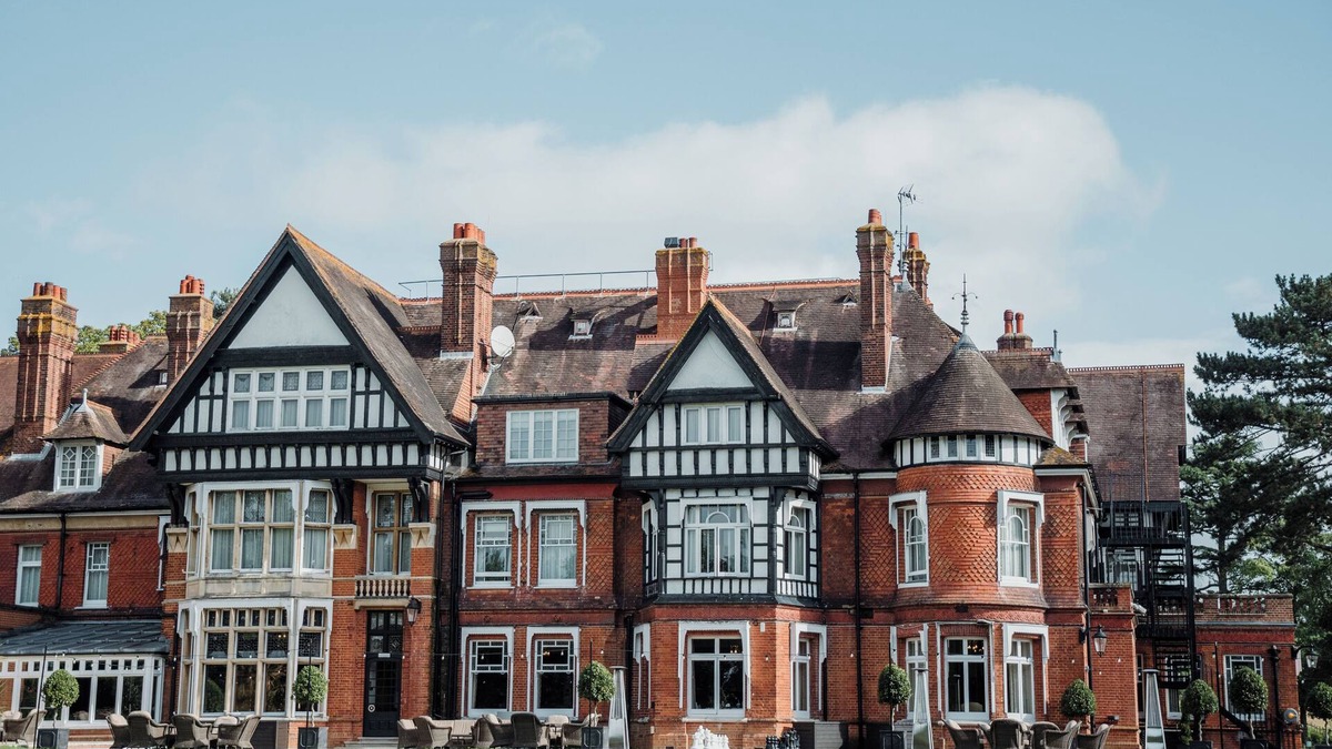 Cobham Hotel | Woodlands Park Hotel